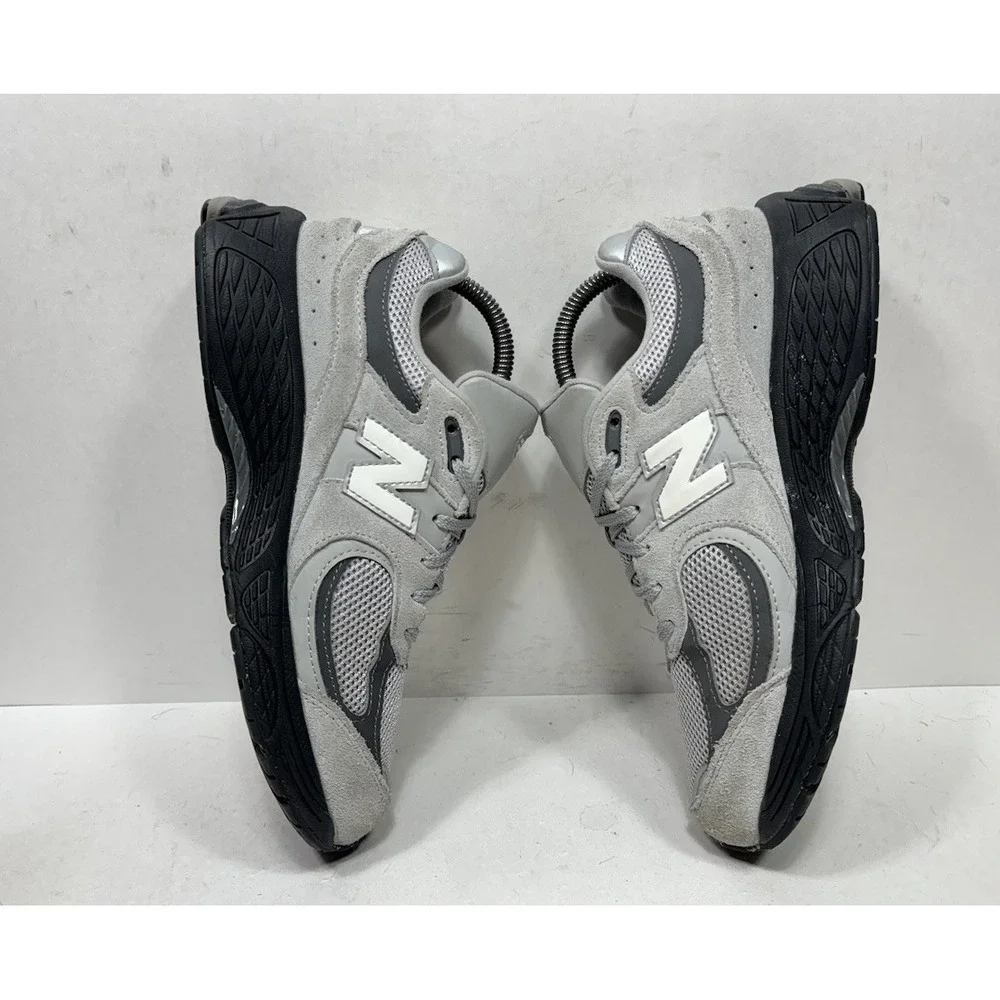 New Balance 2002R Shoes Women's Size 8 Castlerock Gray Black Sneakers GC2002ST